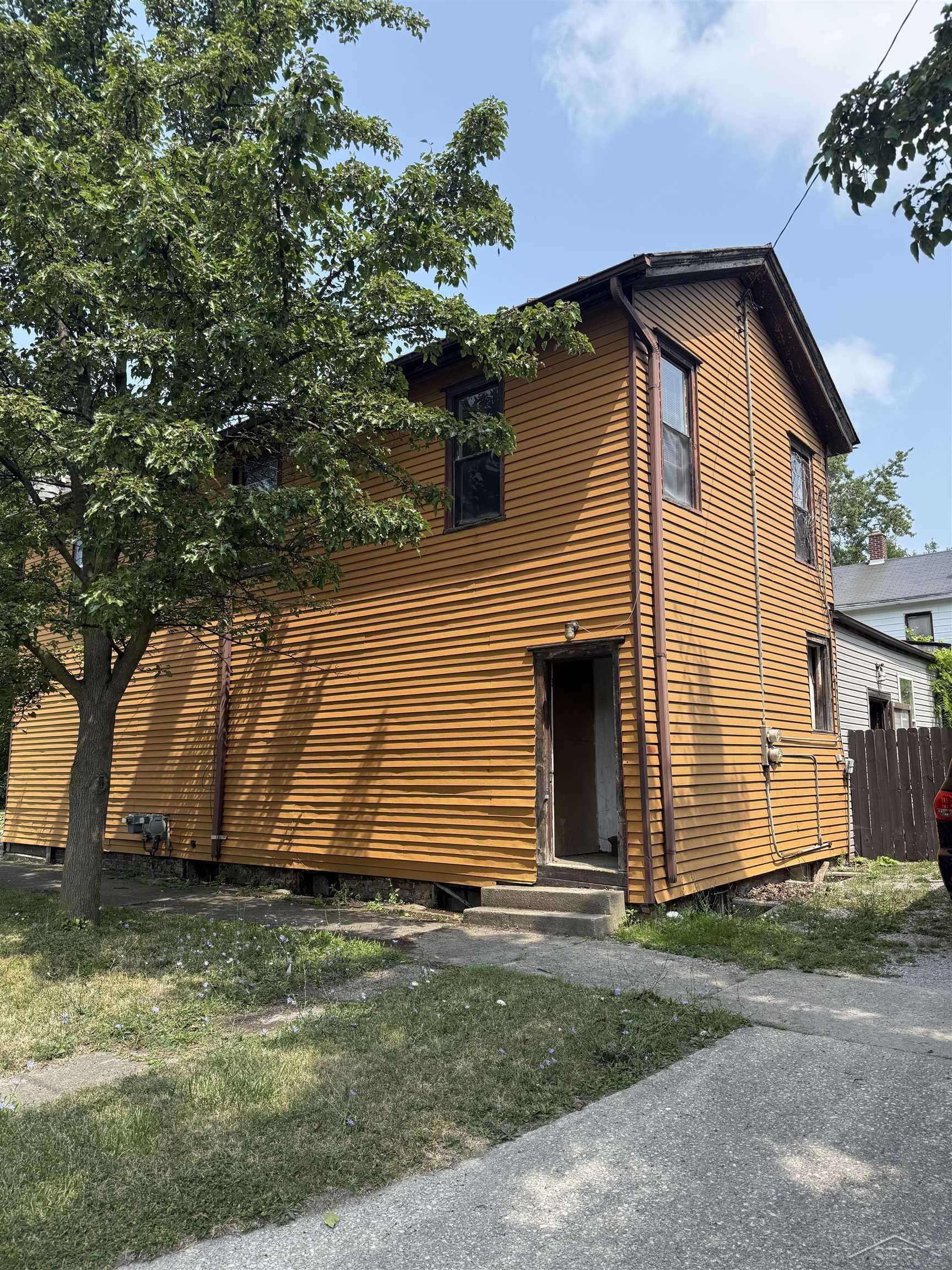 200 N Granger ST, Saginaw, MI 48602