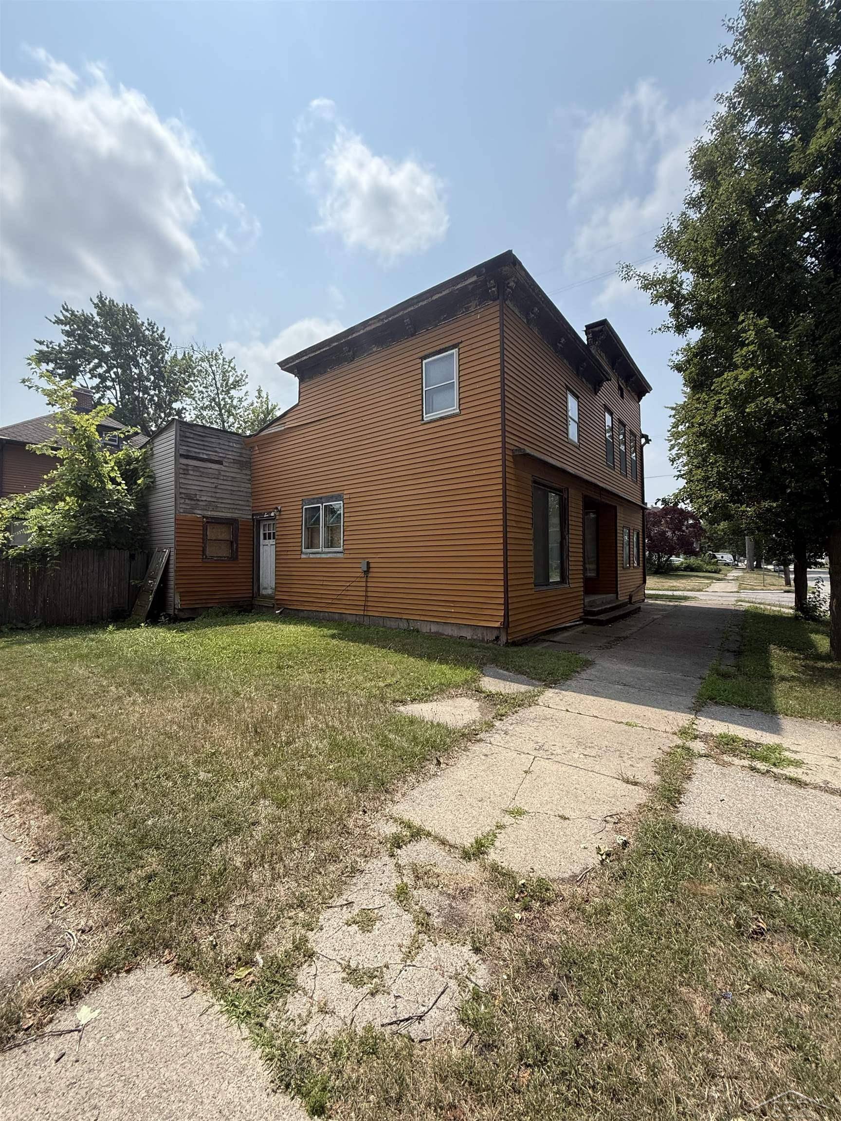 200 N Granger ST, Saginaw, MI 48602