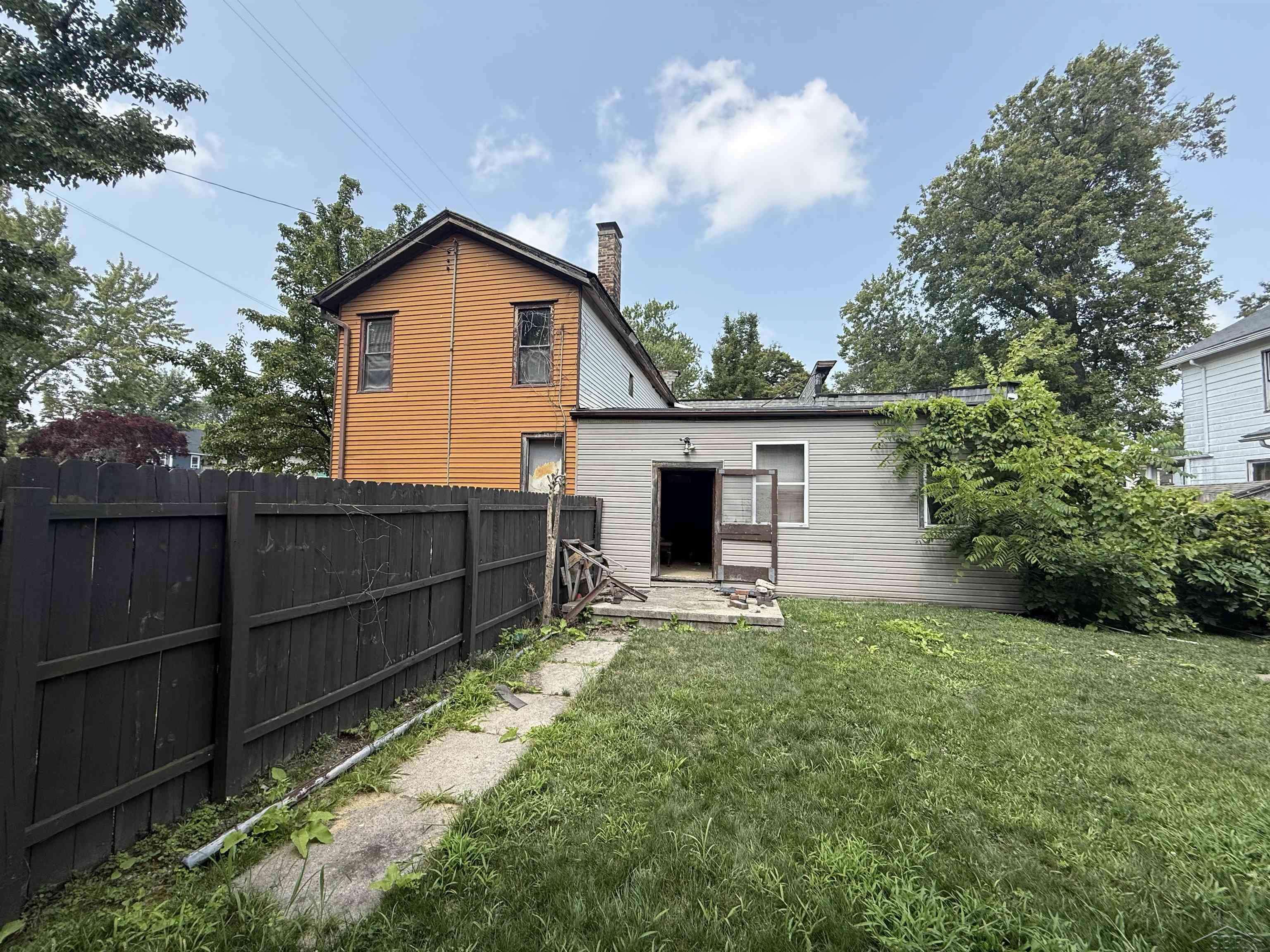 200 N Granger ST, Saginaw, MI 48602