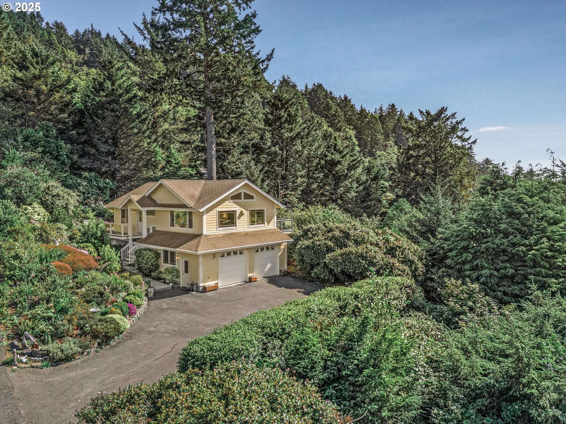 350 HILL CT, Yachats, OR 97498