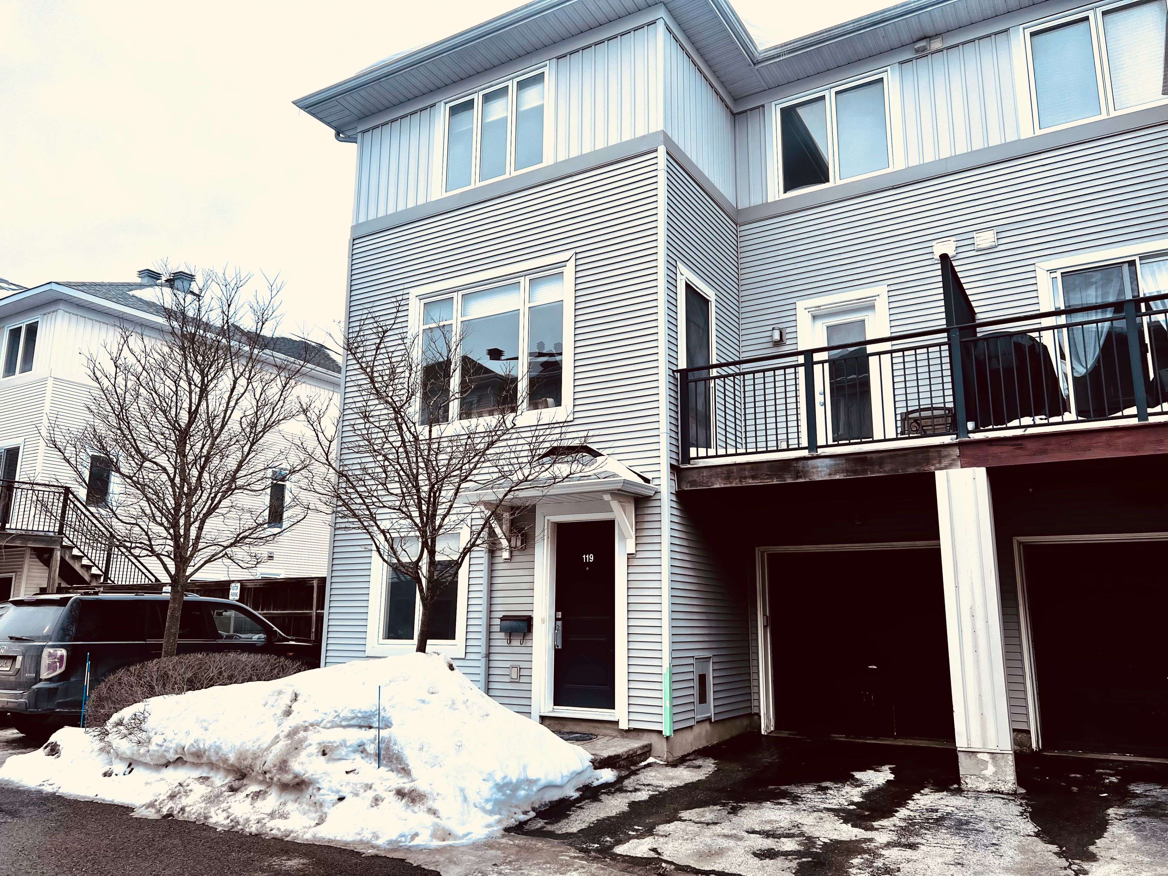 119 Songbird Private, Bells Corners And South To Fallowfield, ON K2H 0A3