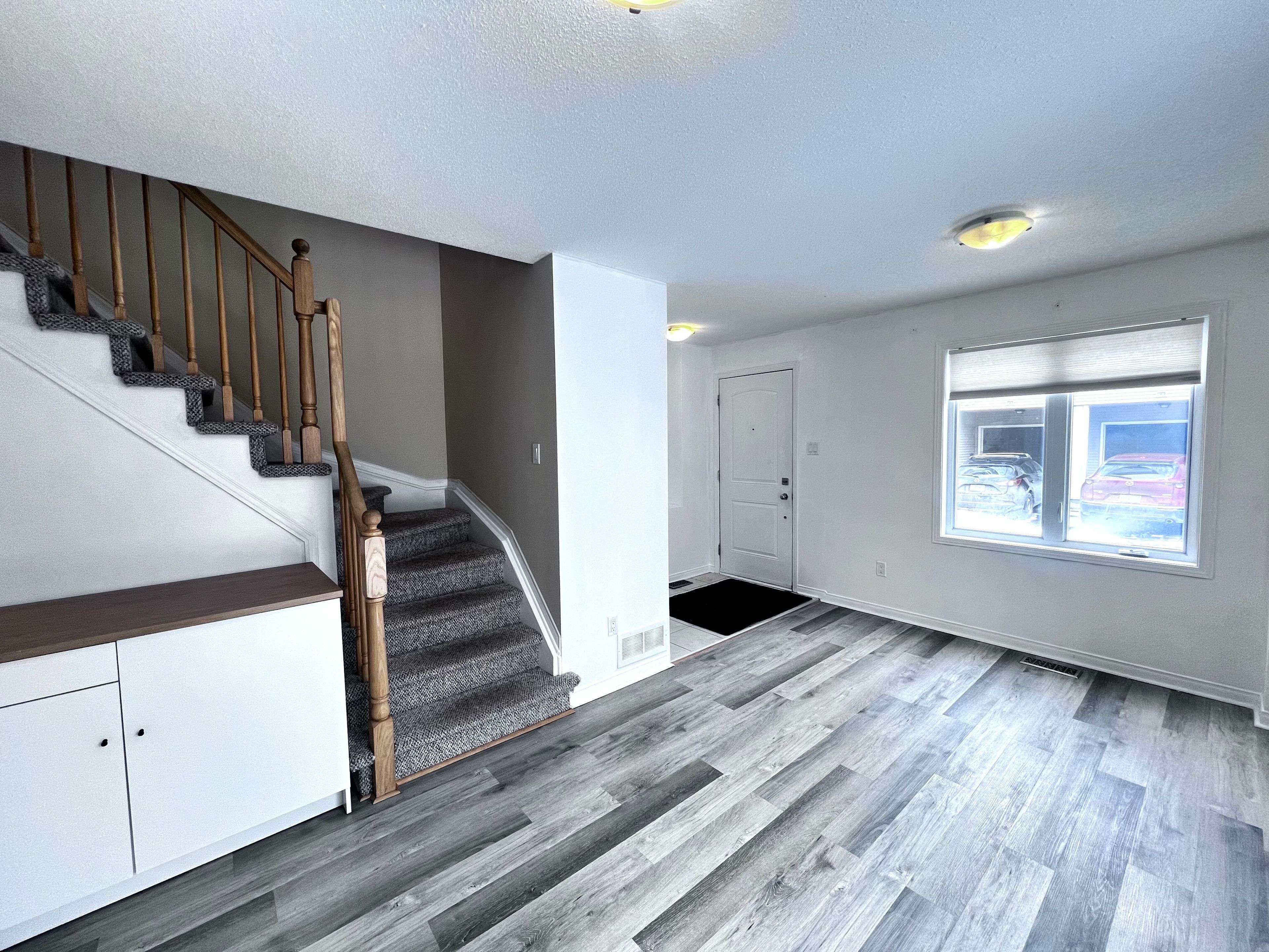 119 Songbird Private, Bells Corners And South To Fallowfield, ON K2H 0A3