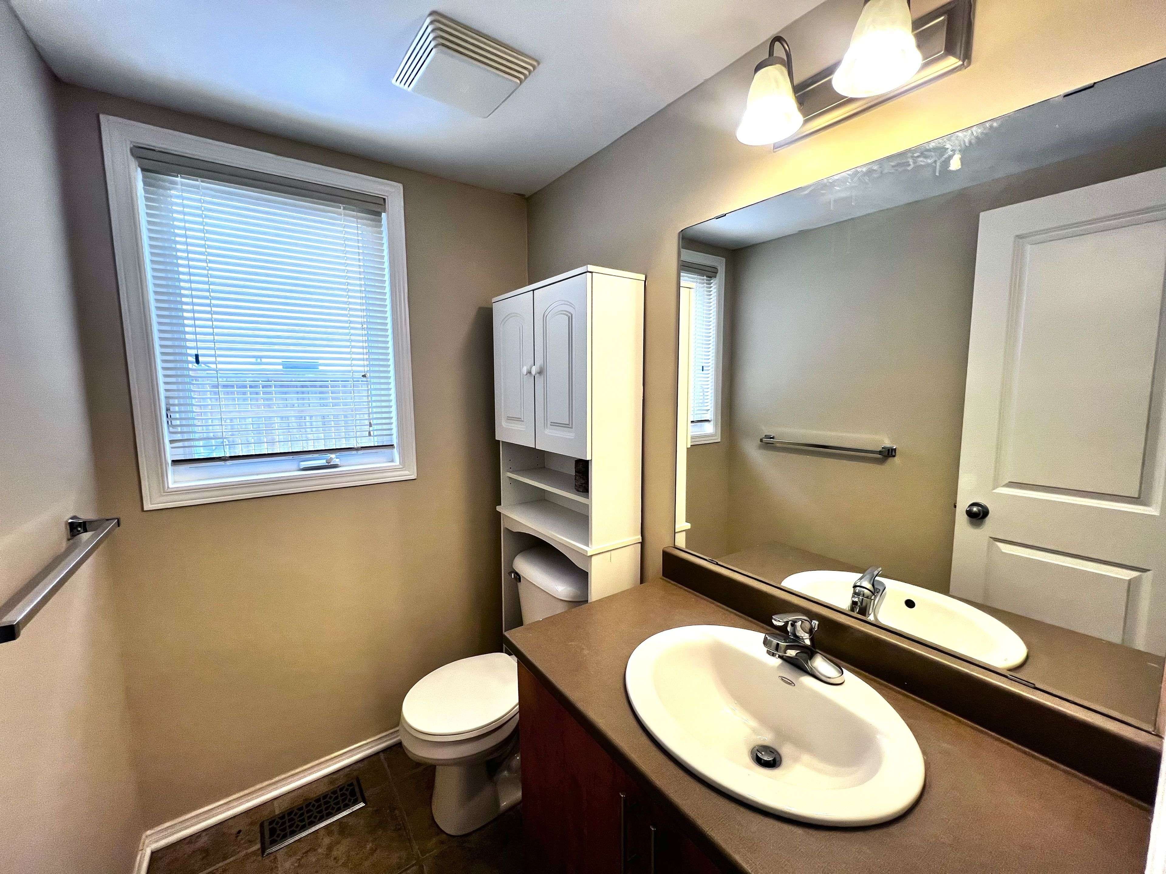 119 Songbird Private, Bells Corners And South To Fallowfield, ON K2H 0A3