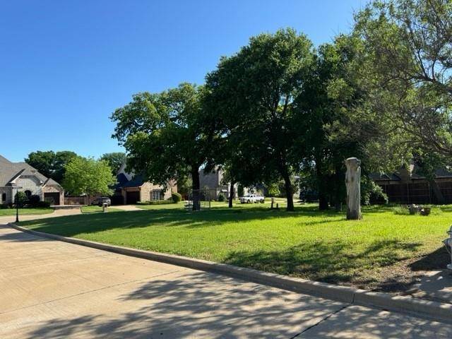 2910 Zinfandel Lane, Arlington, TX 76001