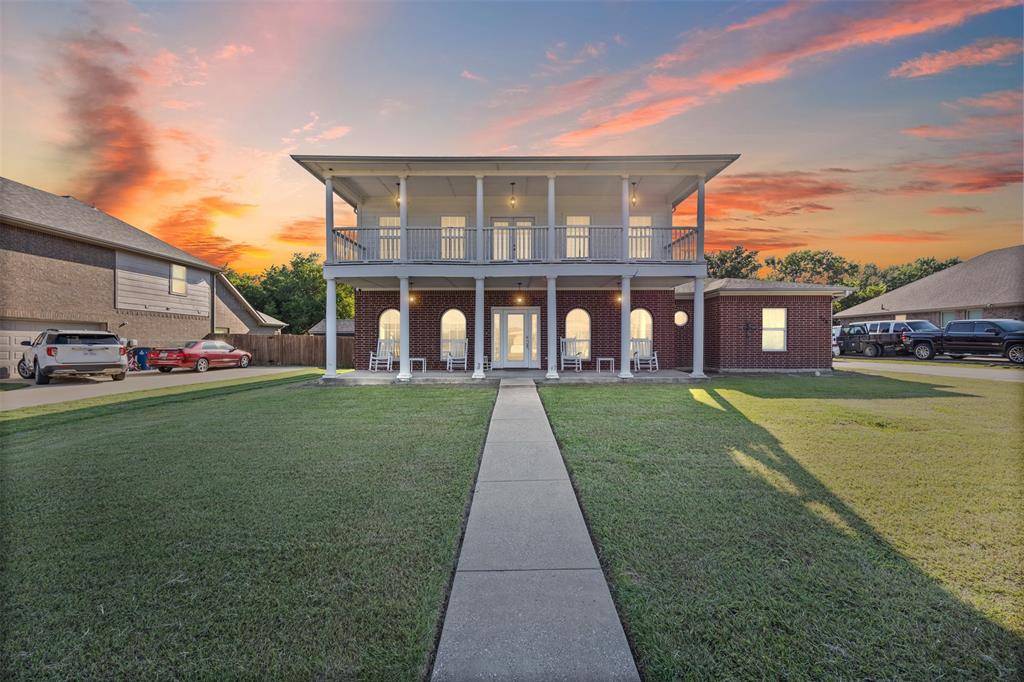 905 Royse Ridge Road, Ennis, TX 75119