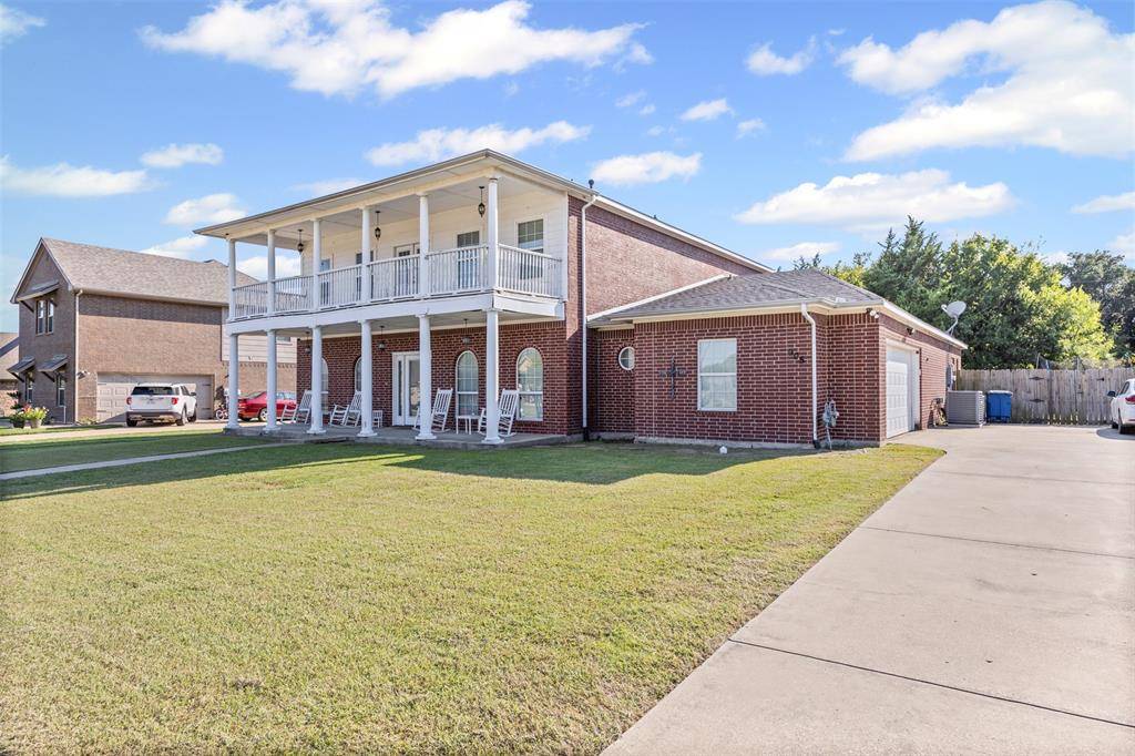 905 Royse Ridge Road, Ennis, TX 75119
