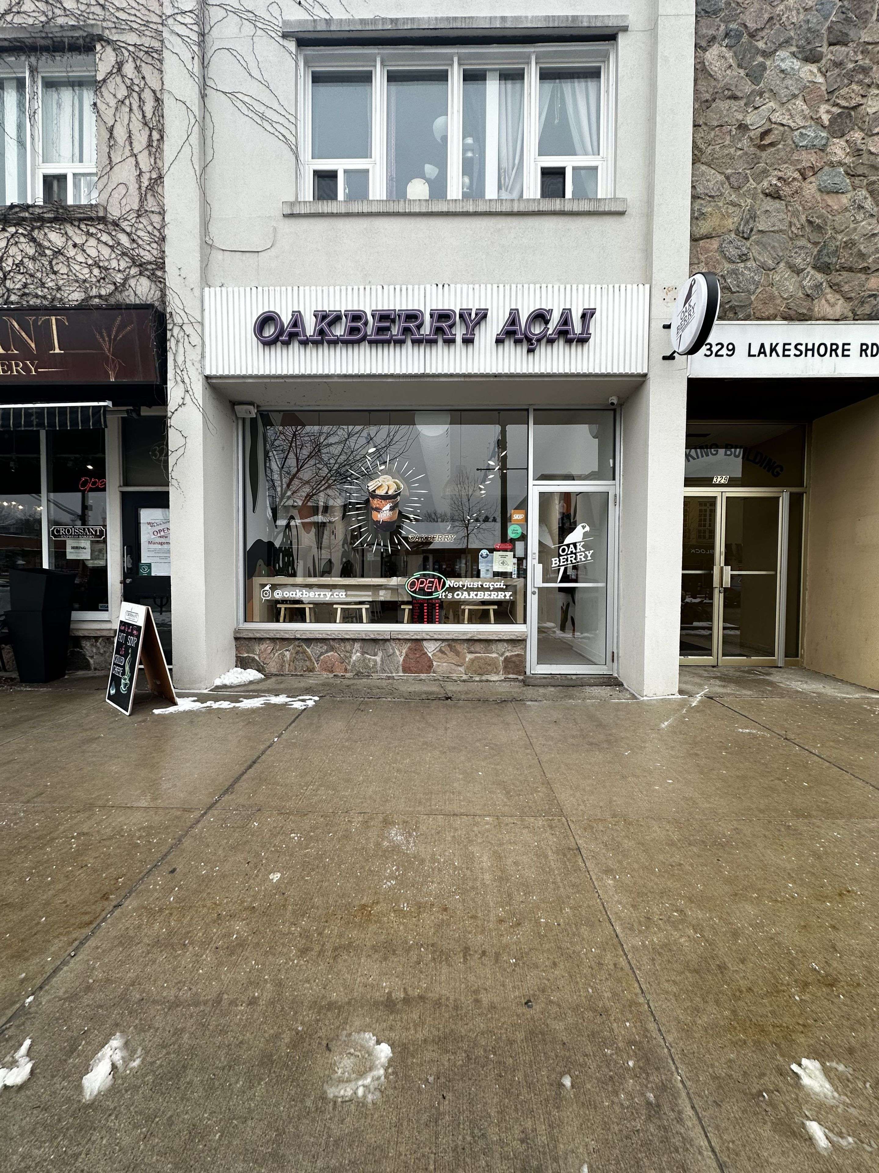 327 Lakeshore RD E, Oakville, ON L6J 1J4