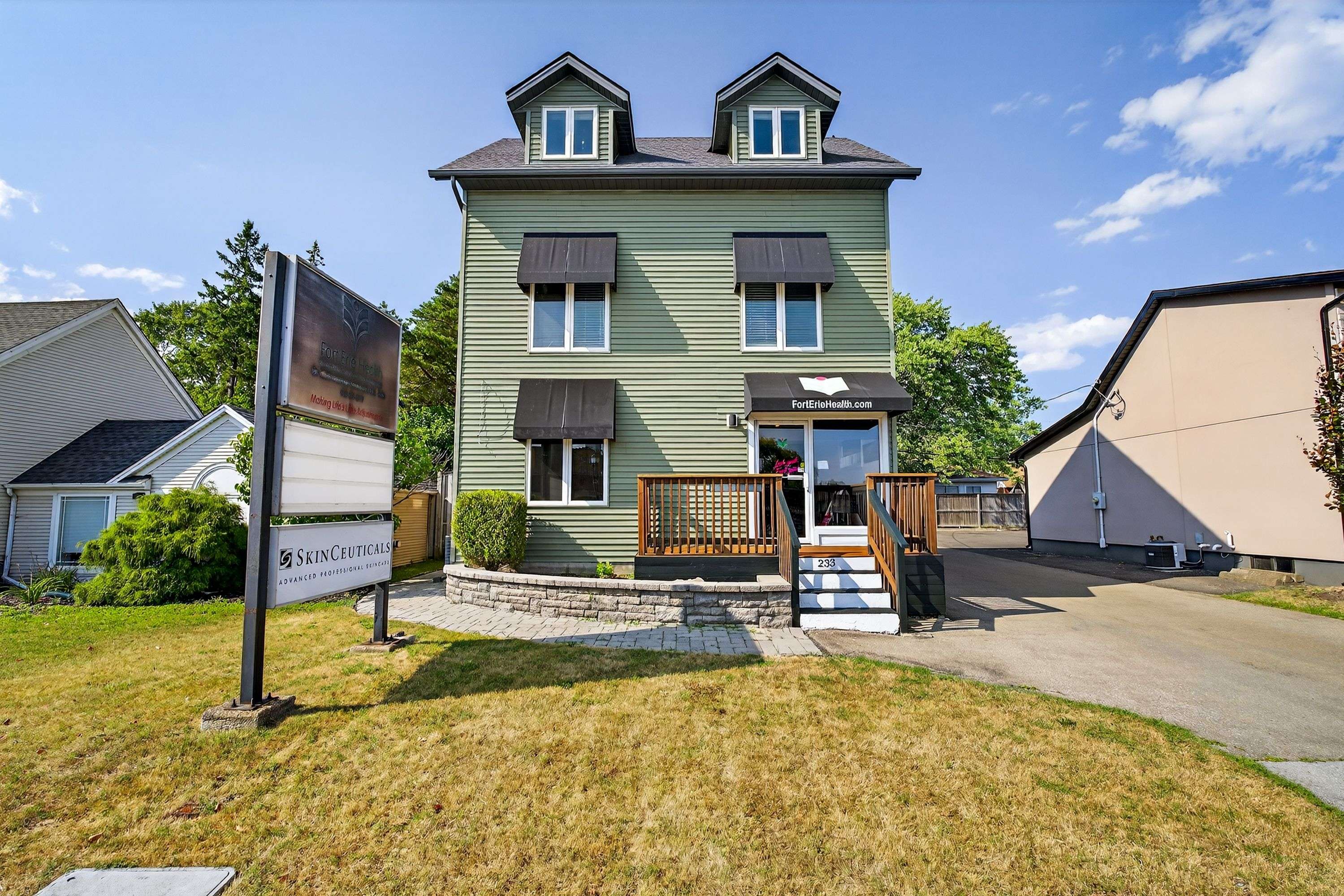233 Garrison RD, Fort Erie, ON L2A 1M8