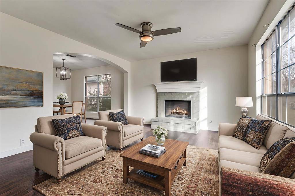 144 Hunter Drive, Cedar Hill, TX 75104