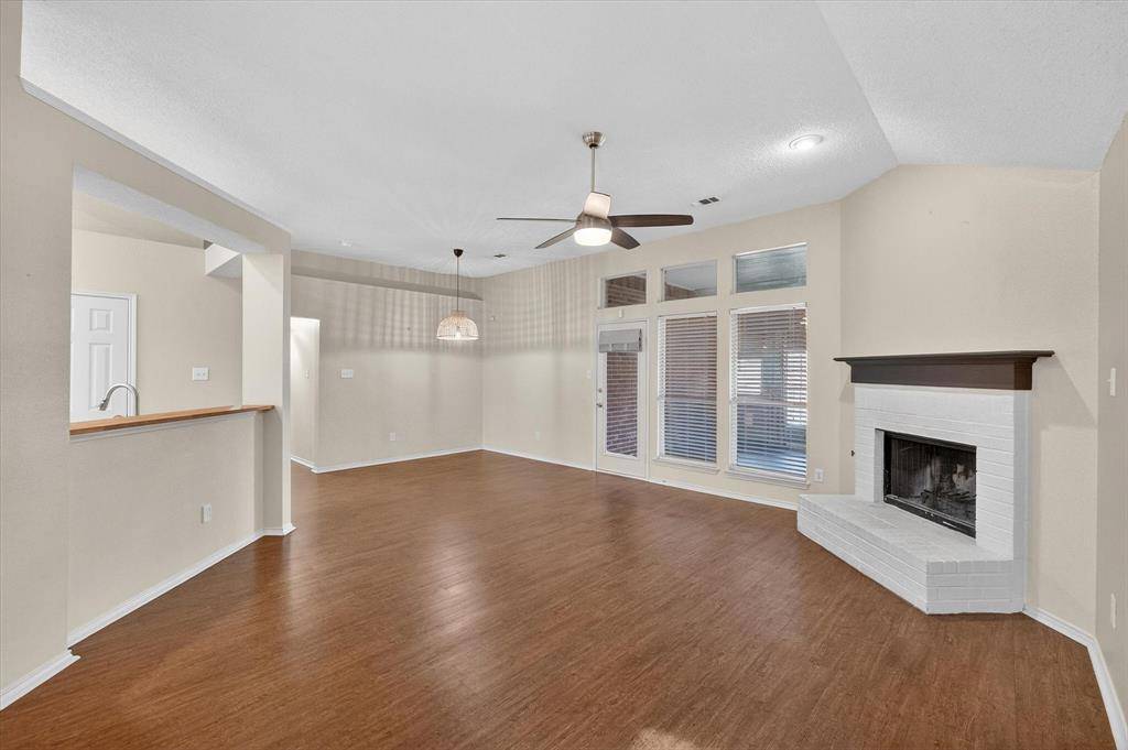 3033 Blue Jay Lane, Midlothian, TX 76065