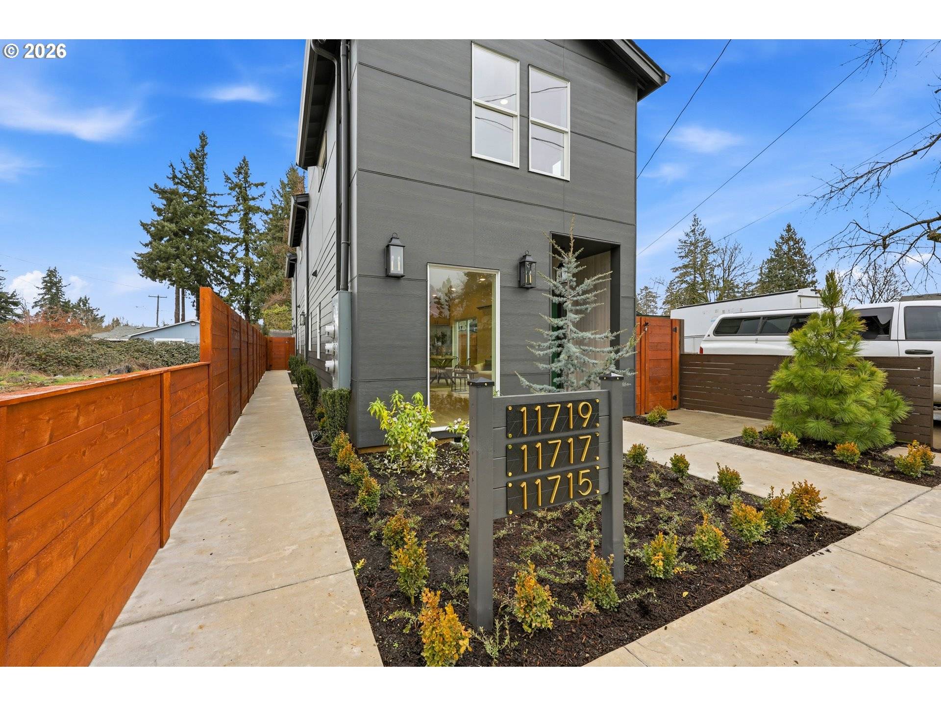 11715 SE ASH ST, Portland, OR 97216