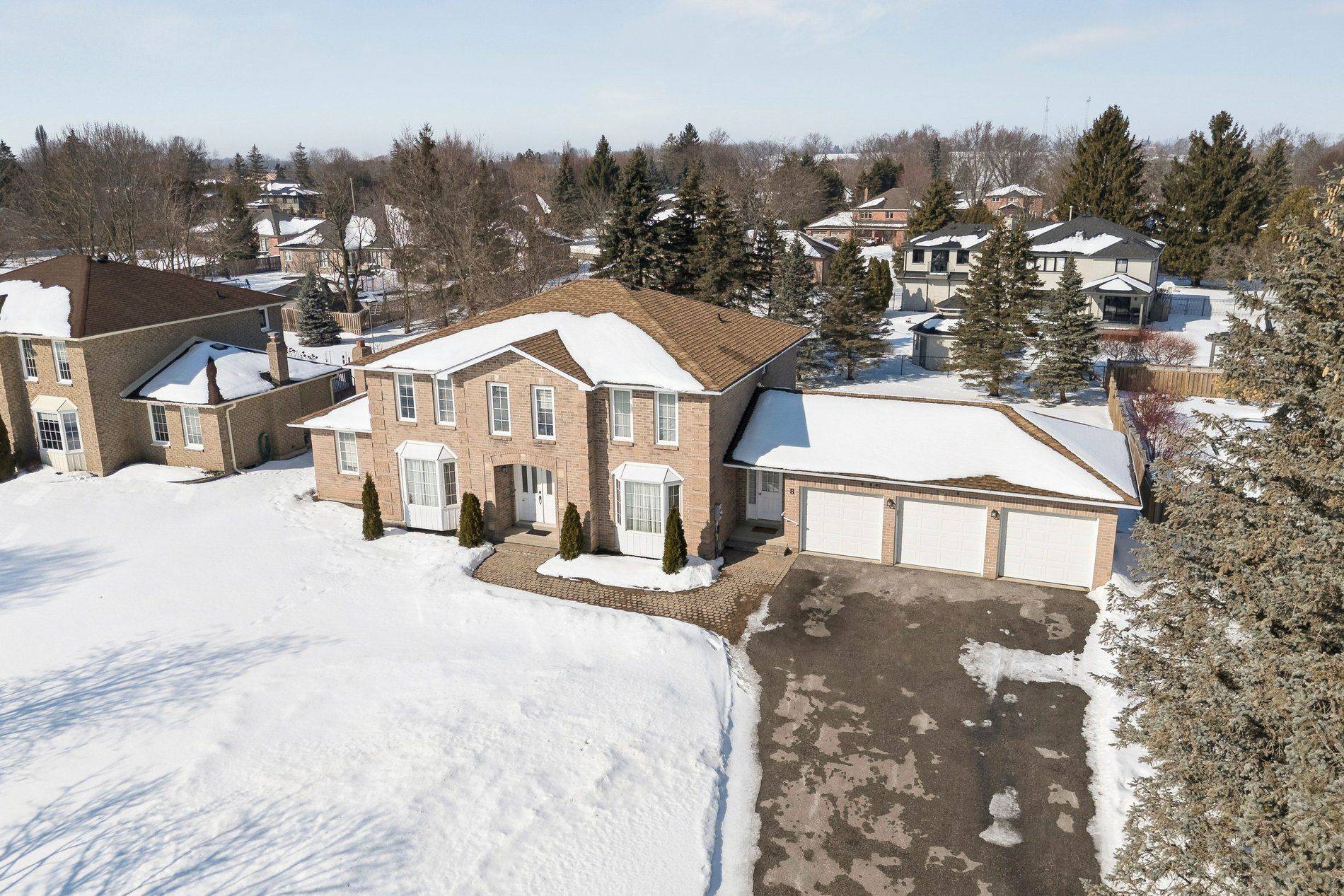 8 Veronica CRES, East Gwillimbury, ON L0G 1V0
