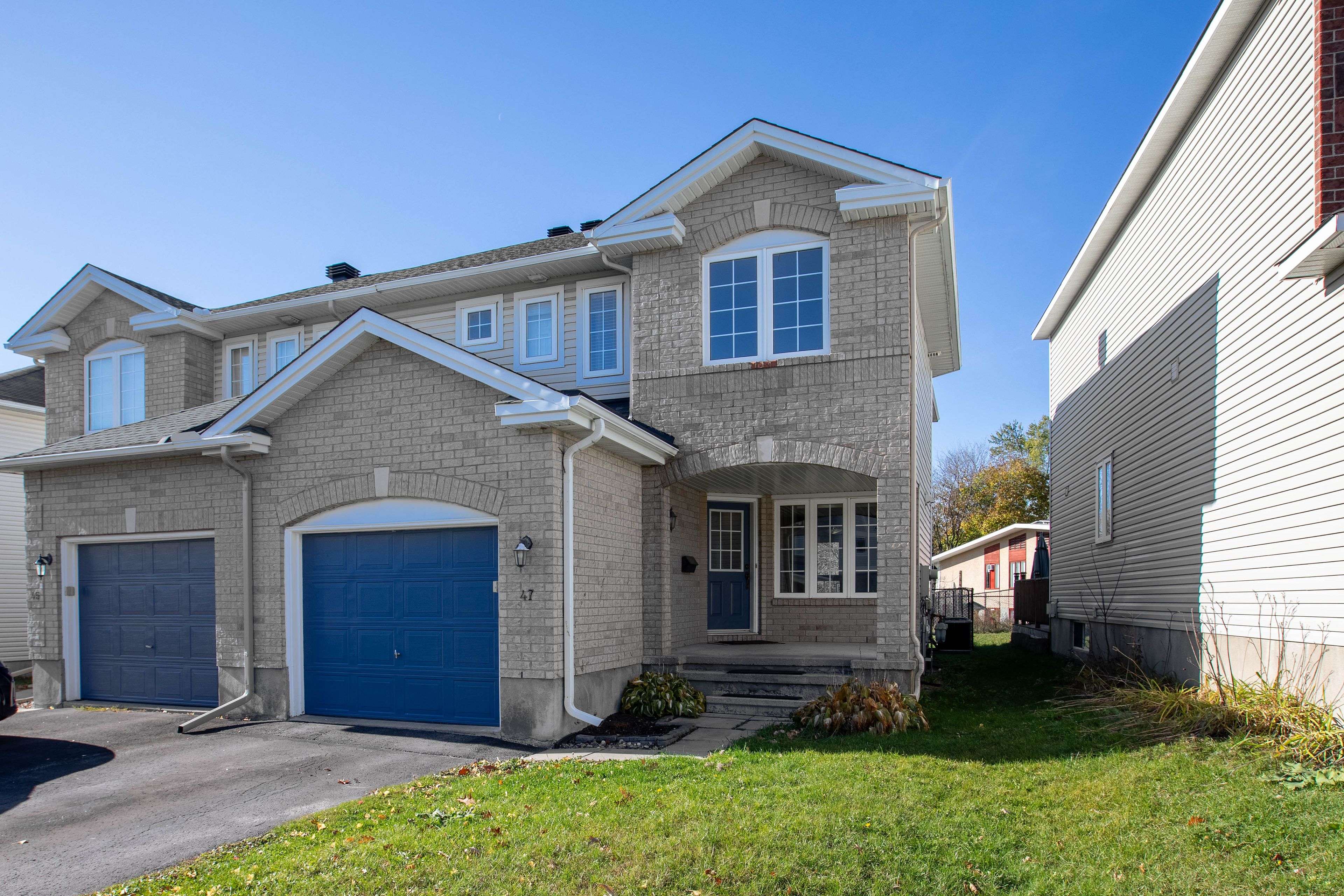 47 Steel ST, Beacon Hill North - South And Area, ON K1J 8V4