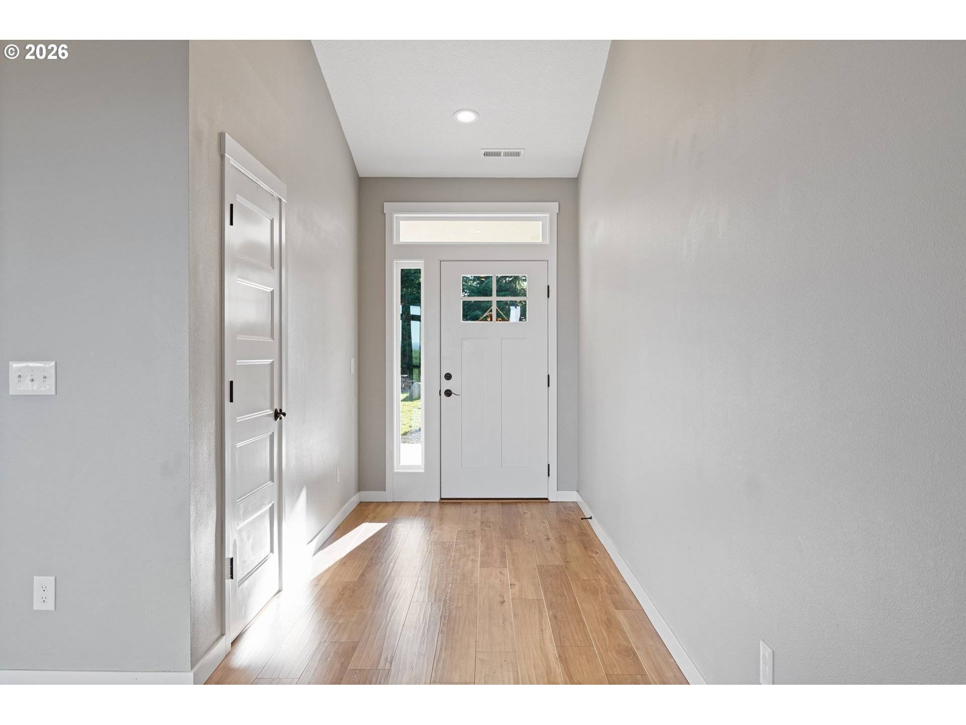 250 RED ROCK DR, Castle Rock, WA 98611