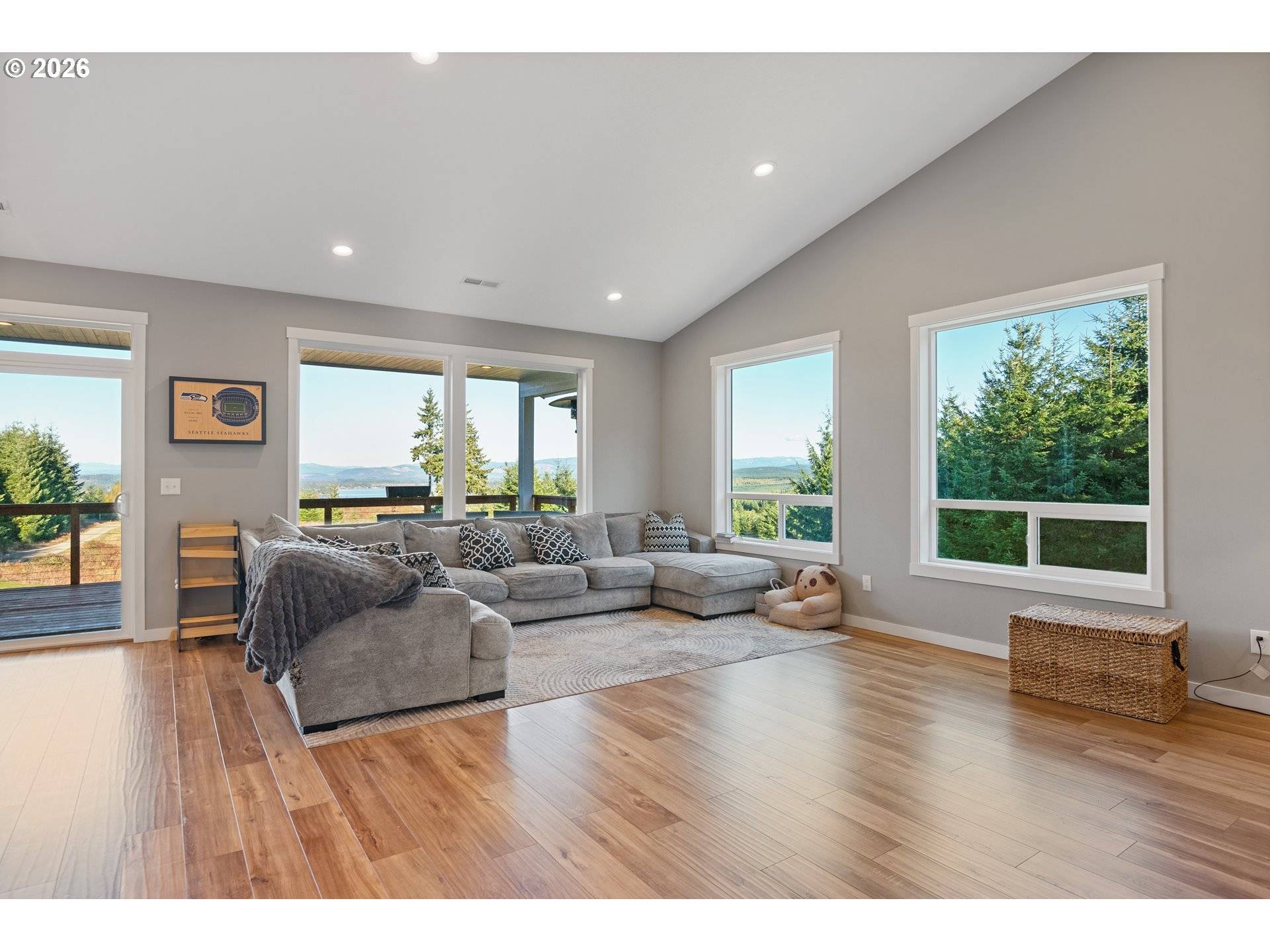 250 RED ROCK DR, Castle Rock, WA 98611