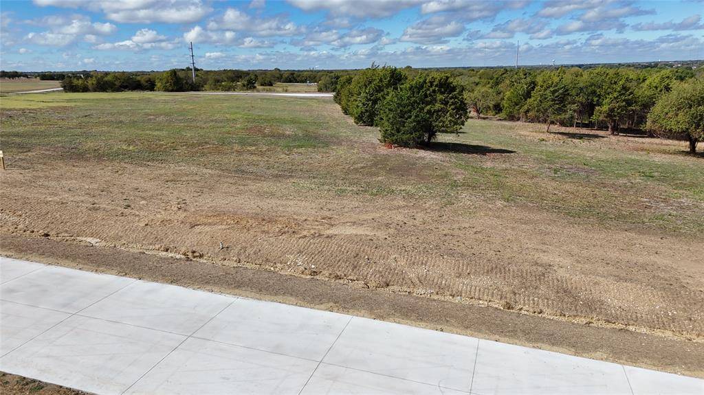 000 Machila Trail, Oak Leaf, TX 75154