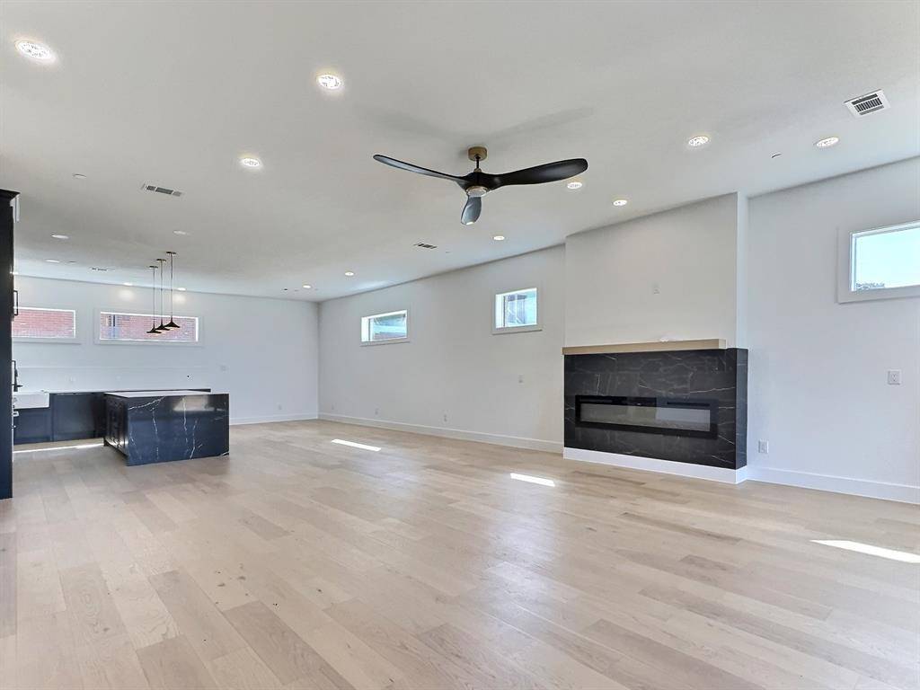 412 Vista Buena Trail, Fort Worth, TX 76111