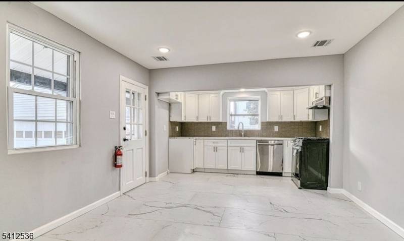 685 Edgewood Pl, North Brunswick Twp., NJ 08902