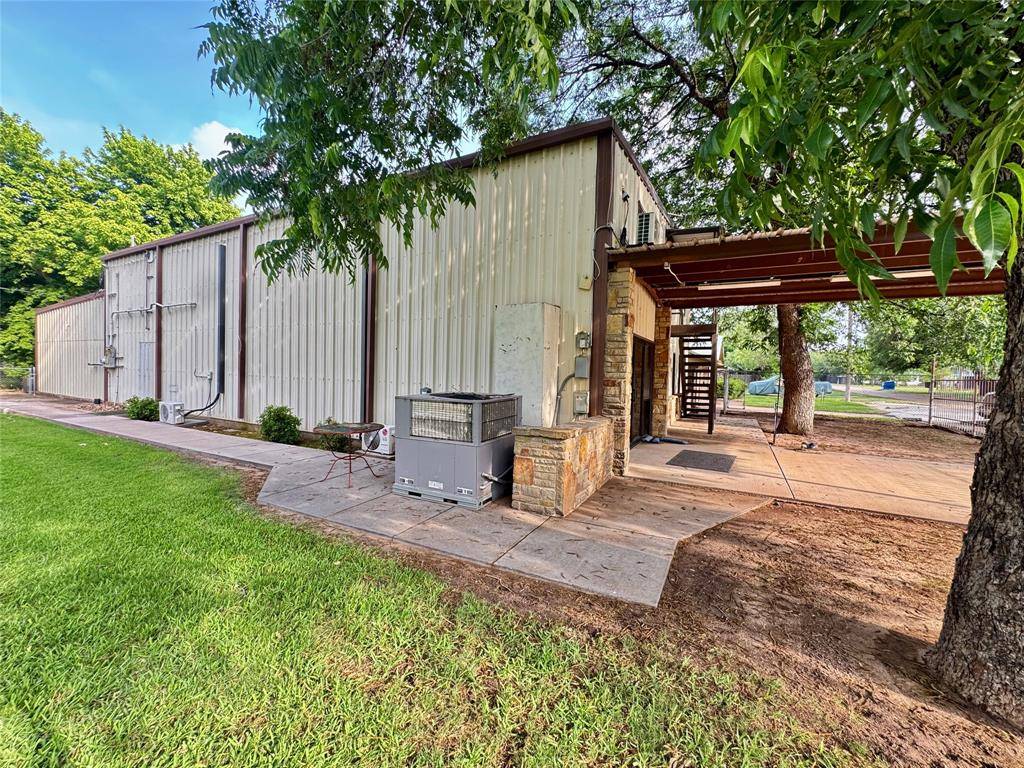 321 N West Street, Buffalo Gap, TX 79508
