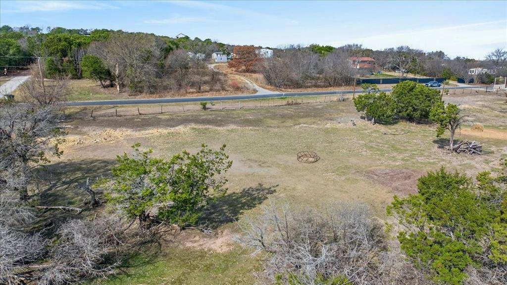 170 Edgehill Drive, Azle, TX 76020