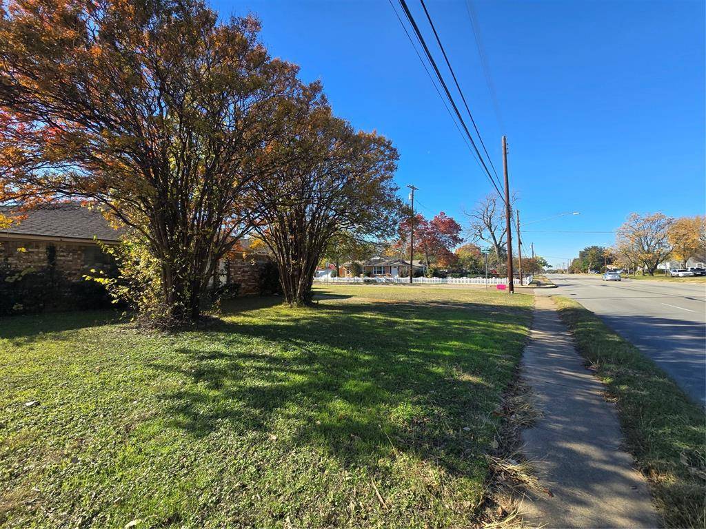 222 W Shady Grove Road W #222 East unit, Irving, TX 75060