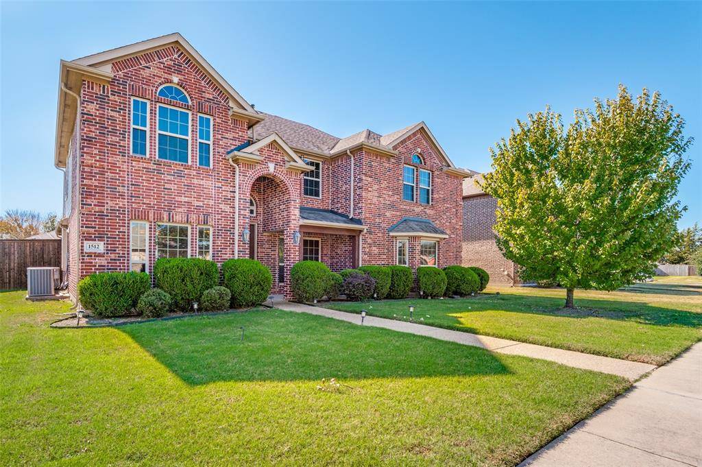 1512 Ruffian Road, Desoto, TX 75115