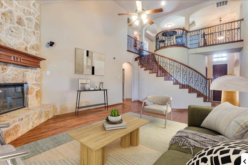 1512 Ruffian Road, Desoto, TX 75115