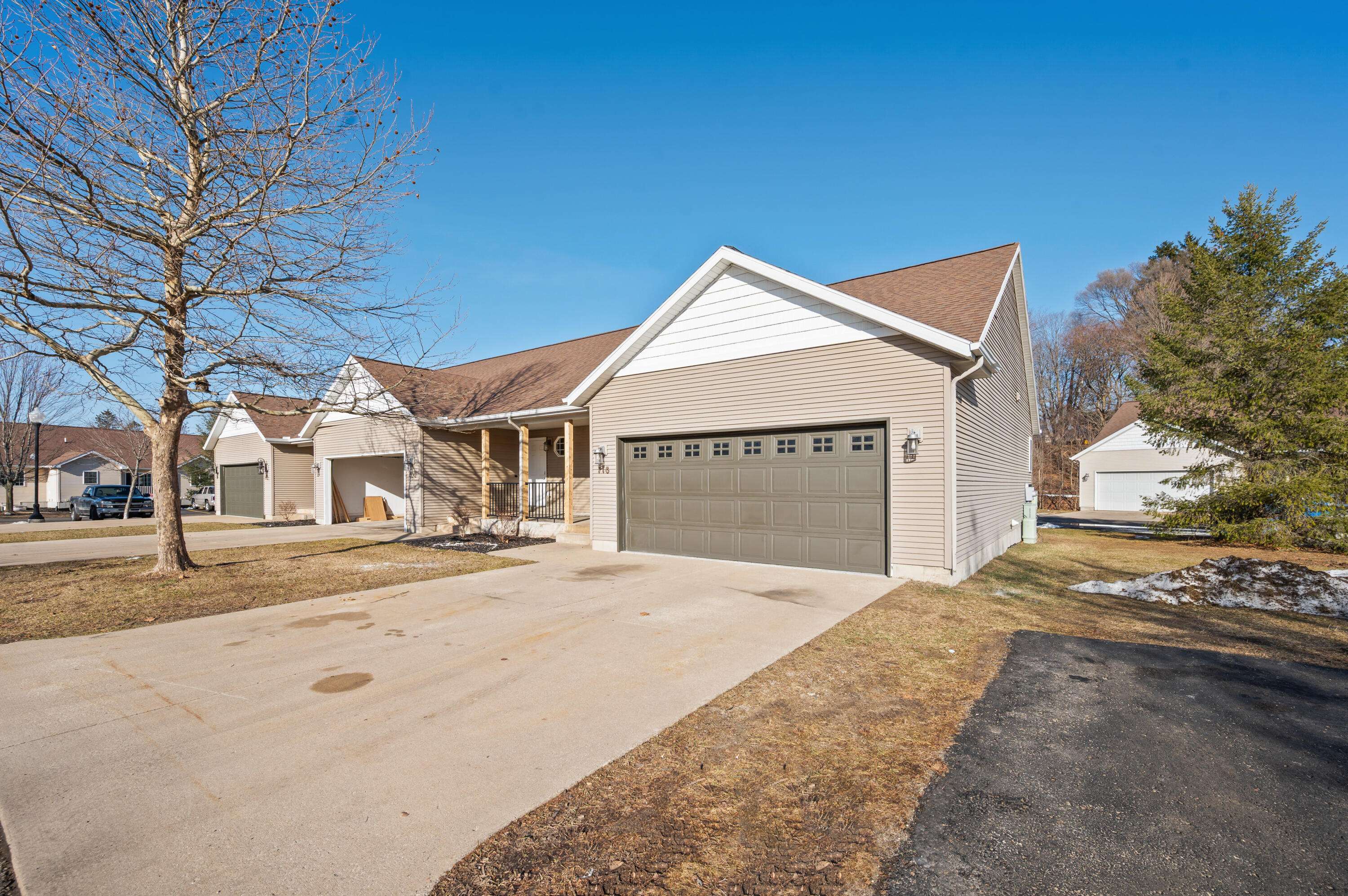 718 Tioga Park DR, Big Rapids, MI 49307