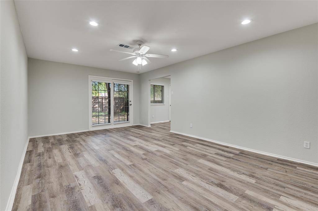 1902 Glenwick Lane, Irving, TX 75060