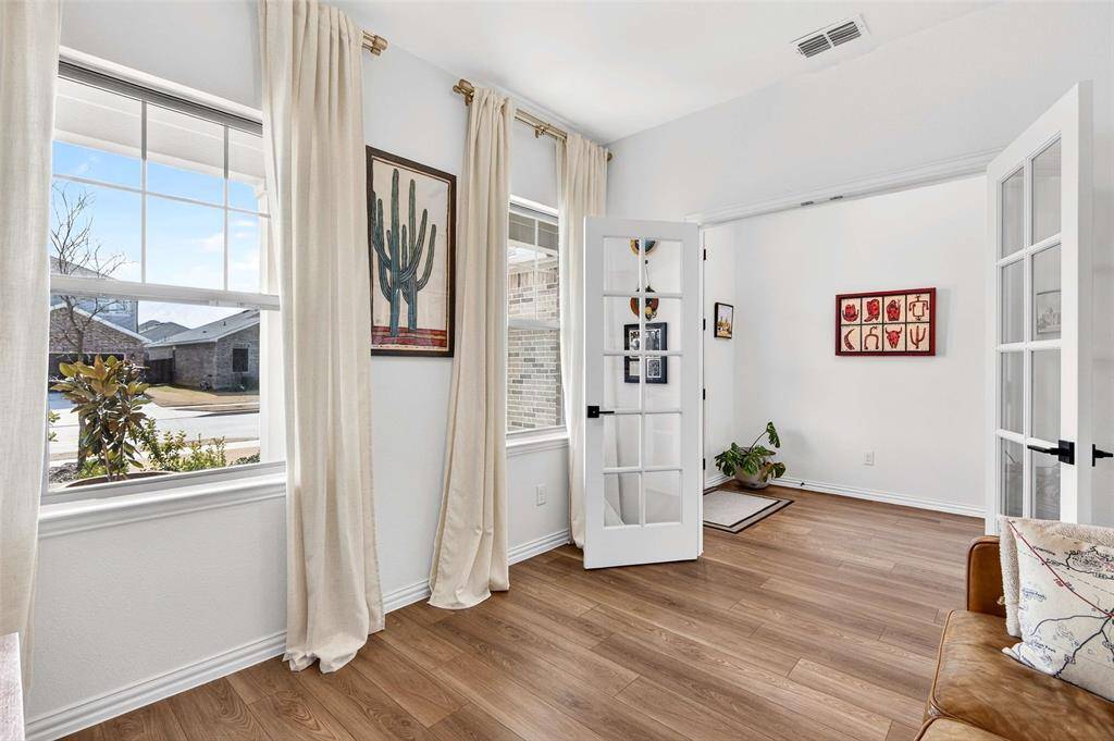 1624 Whitworth Drive, Fort Worth, TX 76052