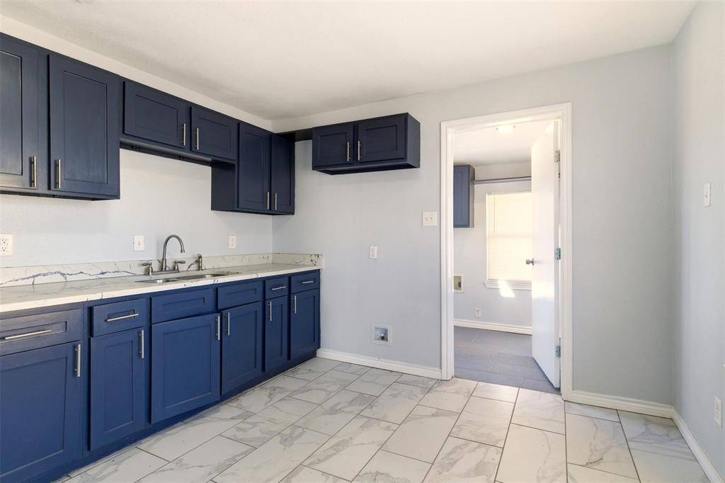 2115 Roanoke Avenue, Dallas, TX 75235