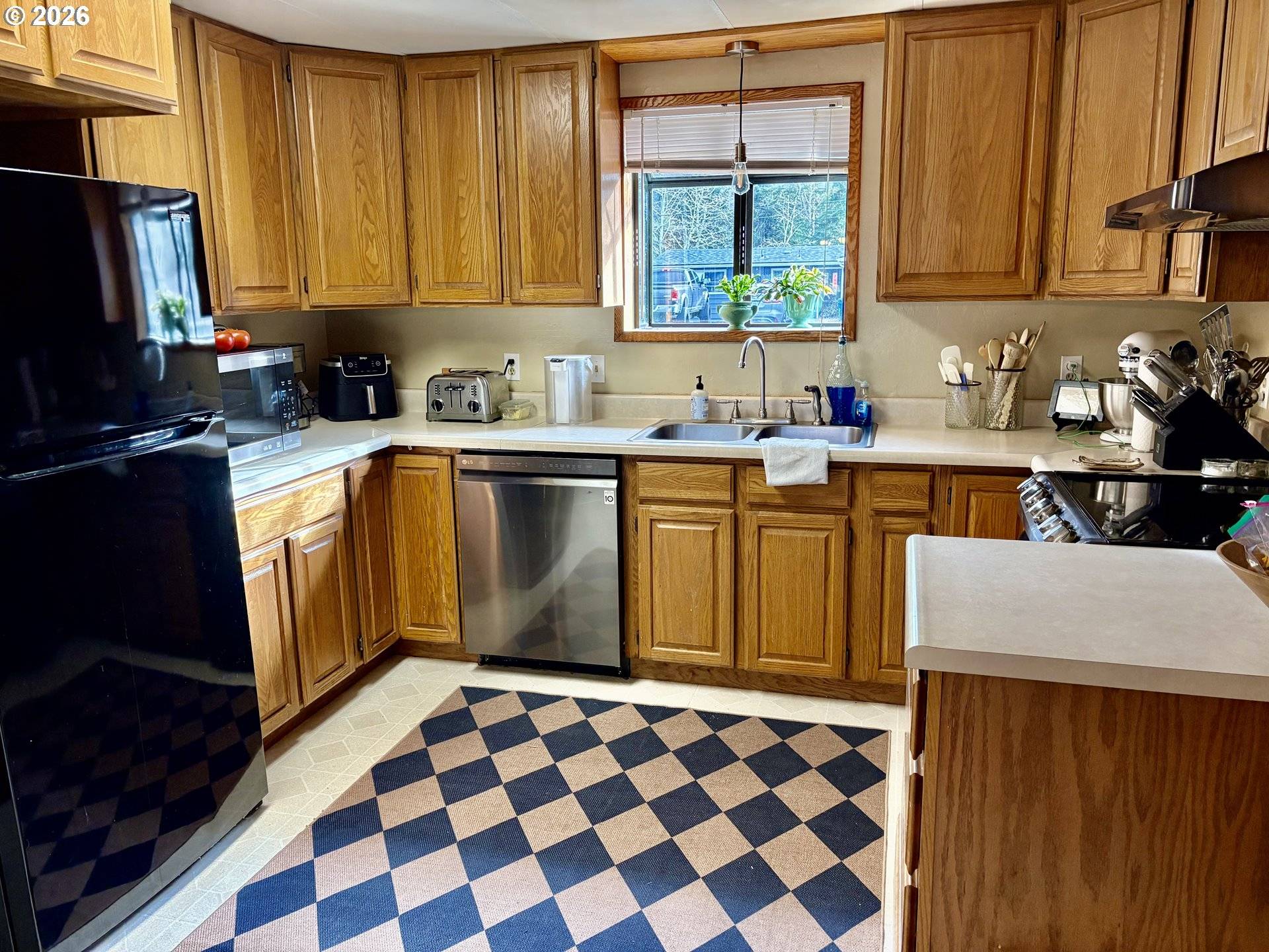 2249 ARTHUR DR, Reedsport, OR 97467