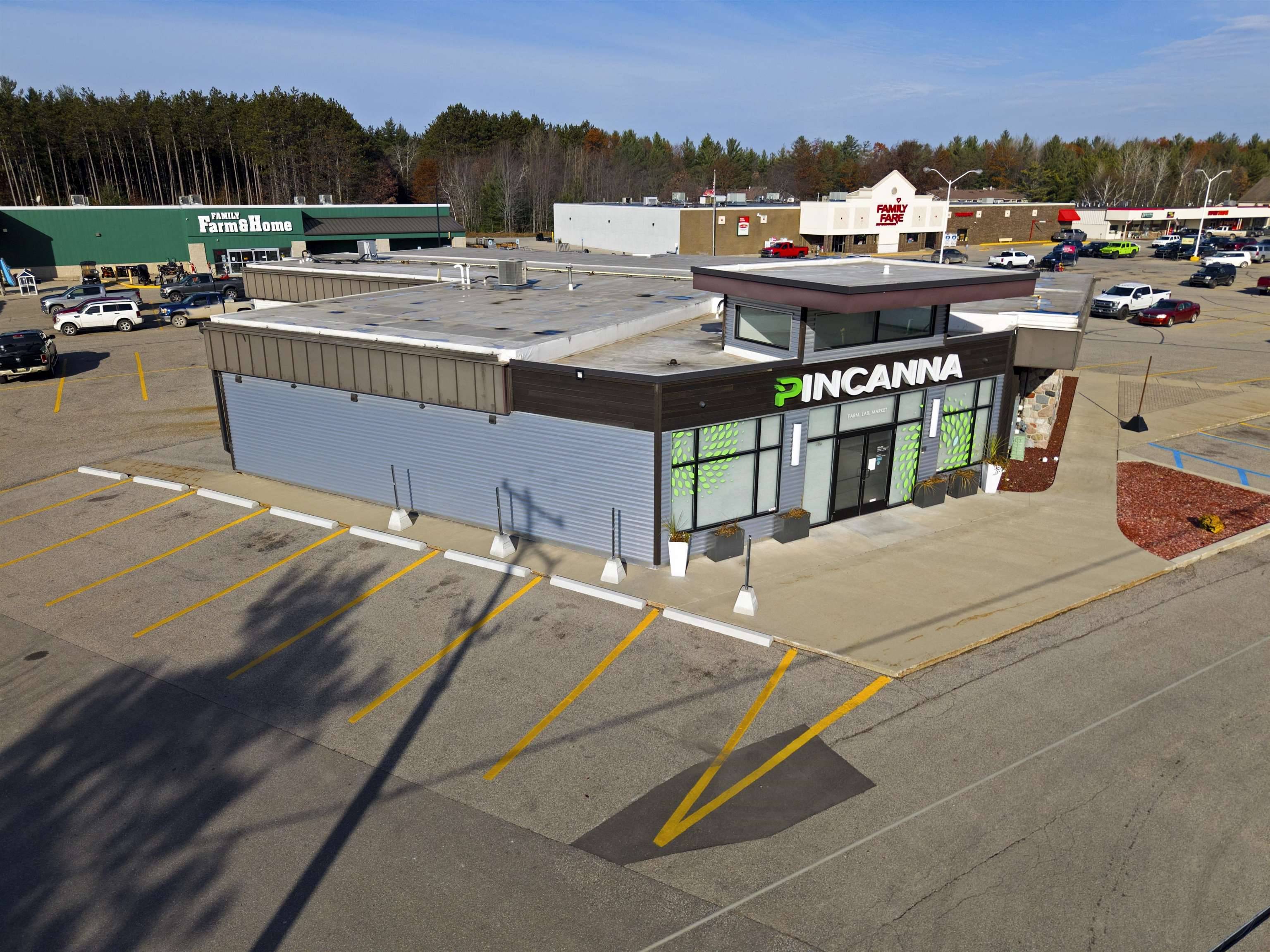 786 S Cedar ST, Kalkaska Twp, MI 49646