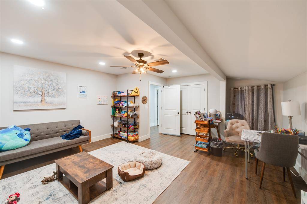 105 N 6th Street, Midlothian, TX 76065