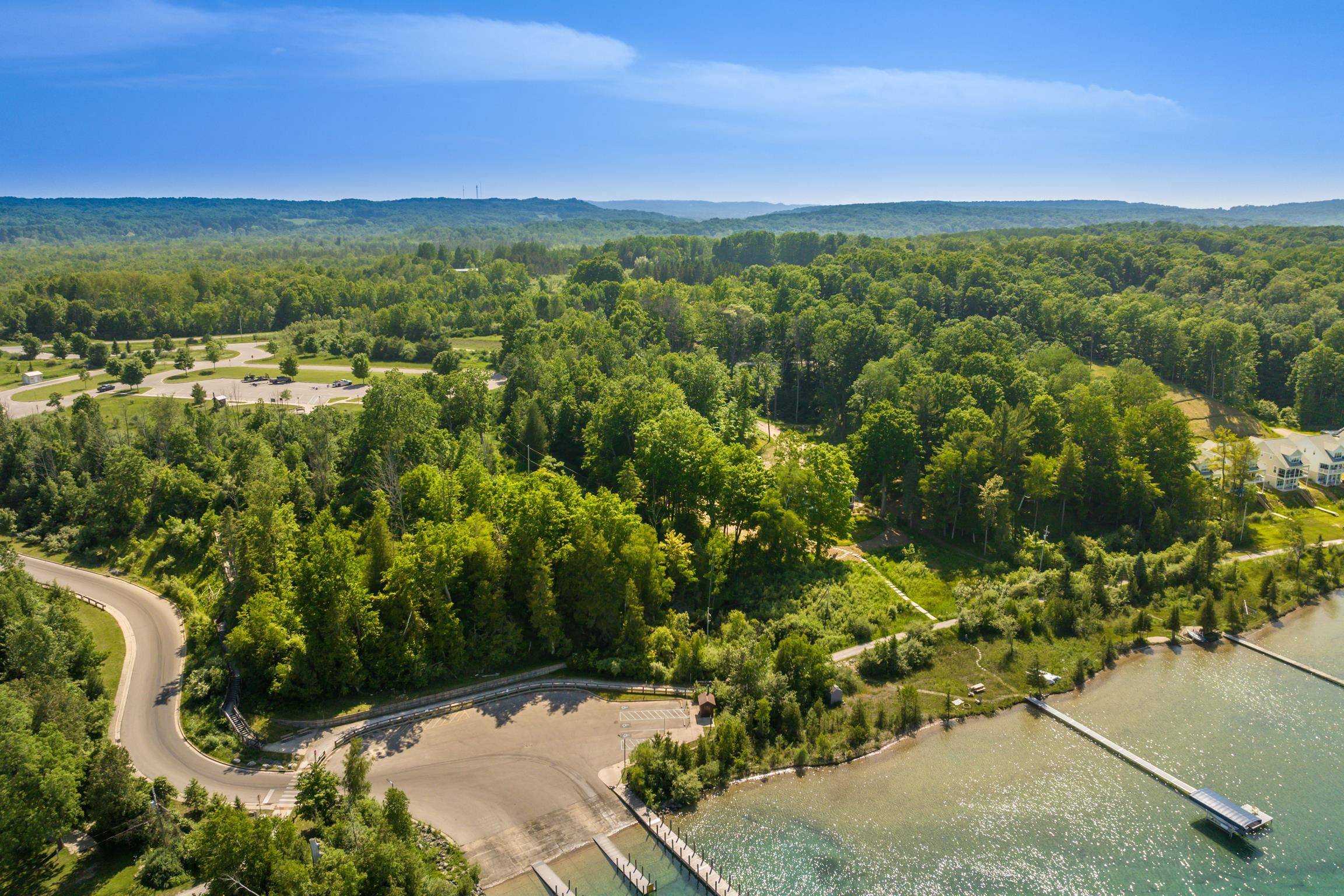 5543 Crystal LN, Benzonia Twp, MI 49635