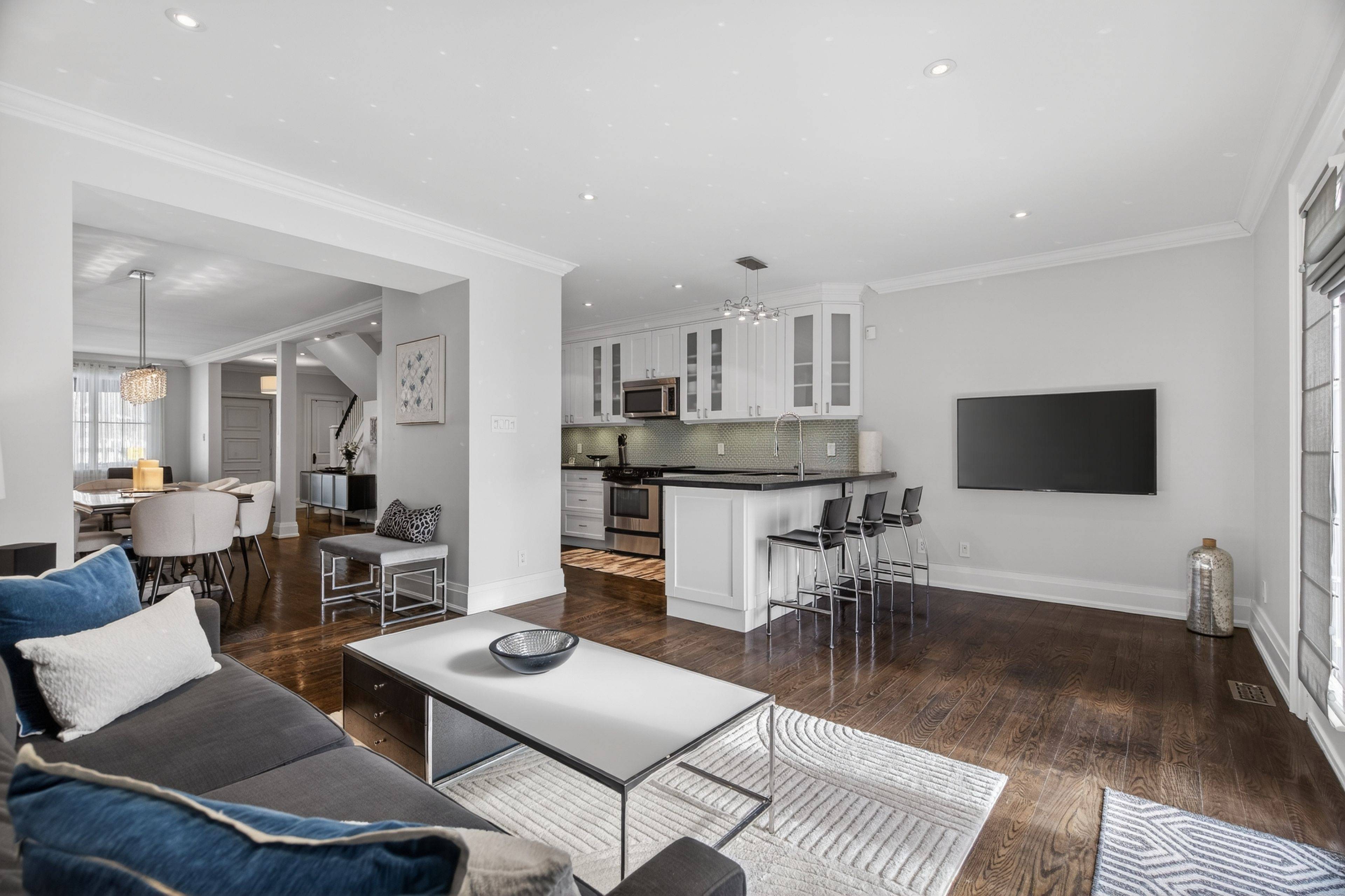 69 Manor RD E, Toronto C10, ON M4S 1R1