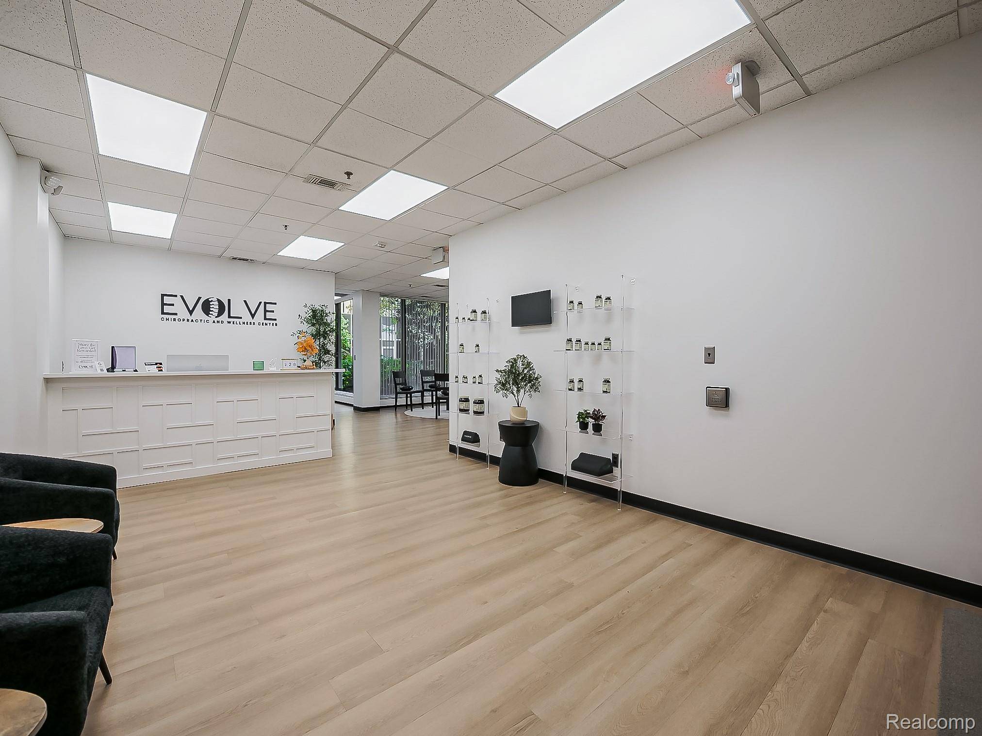 30100 Telegraph RD #C, Bingham Farms Village, MI 48025