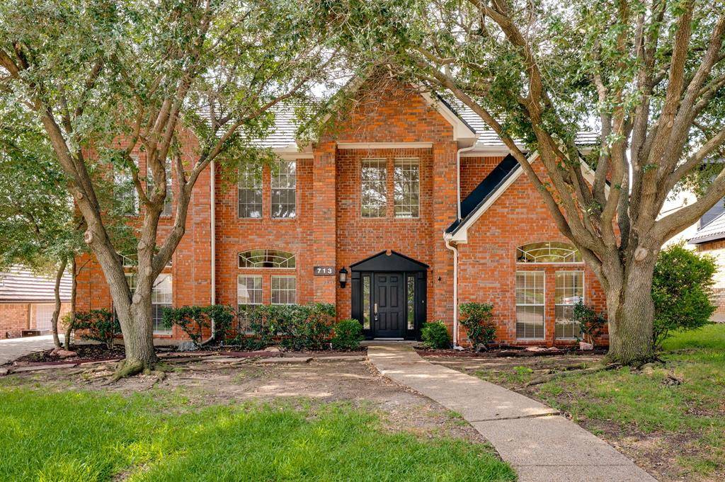 713 Paul Drive, Hurst, TX 76054