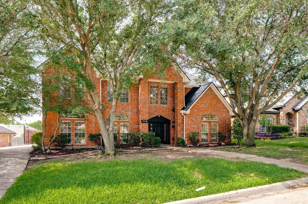 713 Paul Drive, Hurst, TX 76054