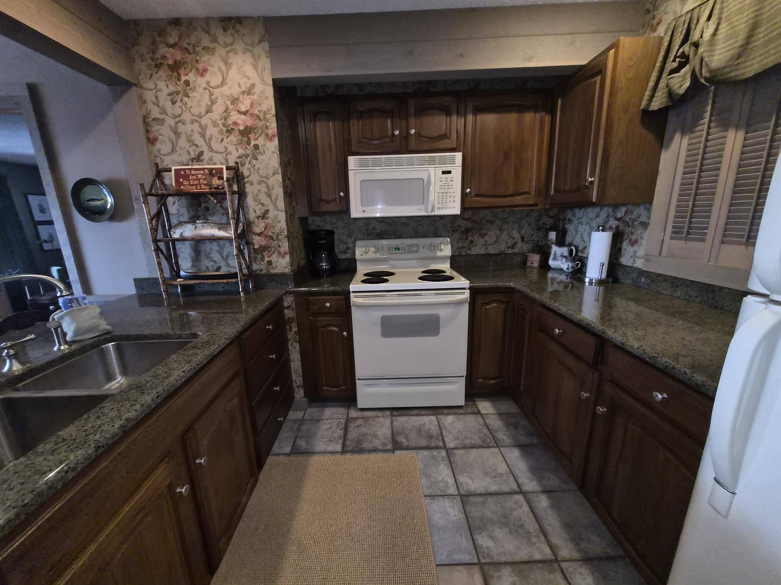 4633 N Crossover DR, Kearney Twp, MI 49615