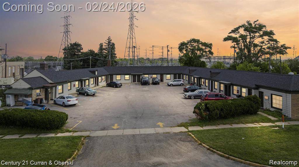 44784 Woodward AVE, Pontiac, MI 48341