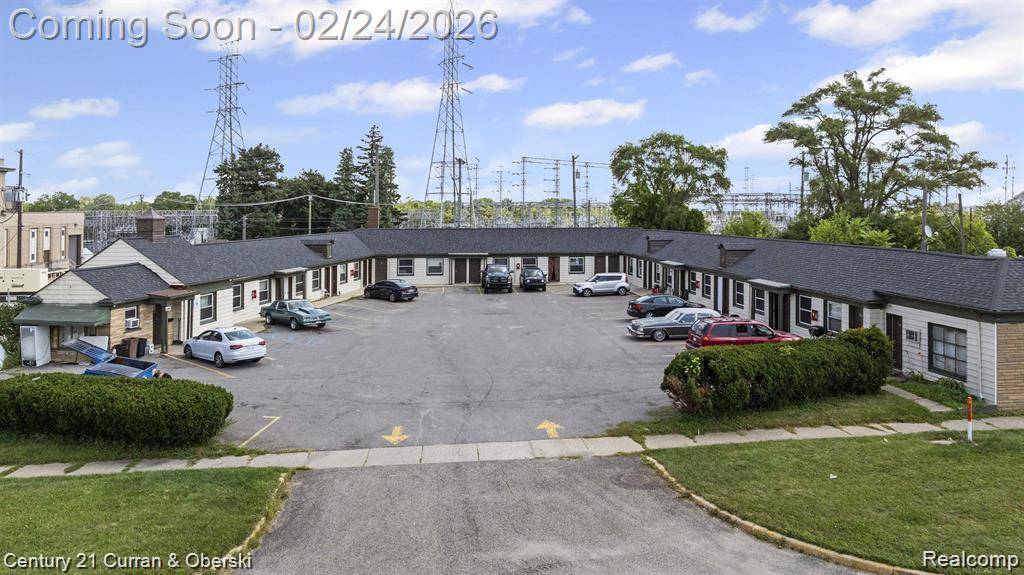 44784 Woodward AVE, Pontiac, MI 48341