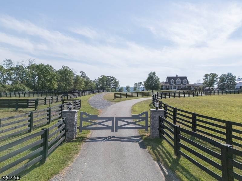 33 Kappus Rd, Alexandria Twp., NJ 08848