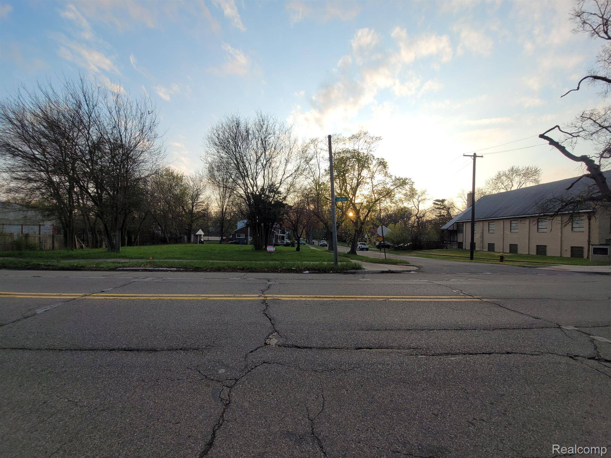 18435 LAHSER RD, Detroit, MI 48219