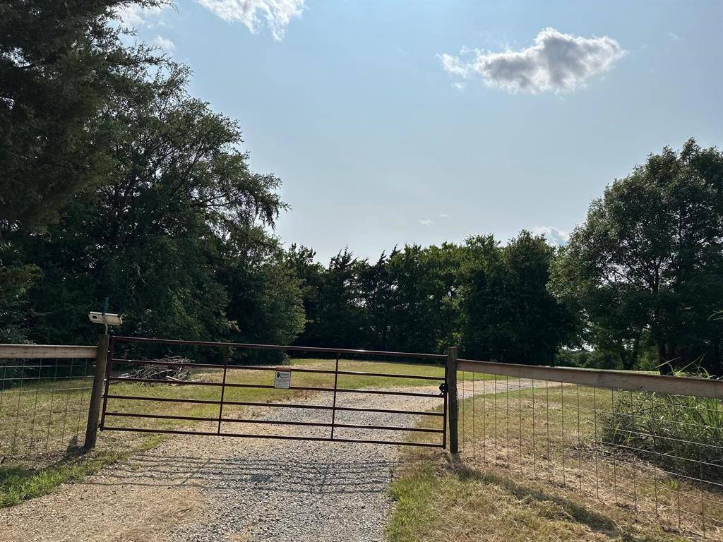 1585 N State Highway 78 Highway, Bonham, TX 75418