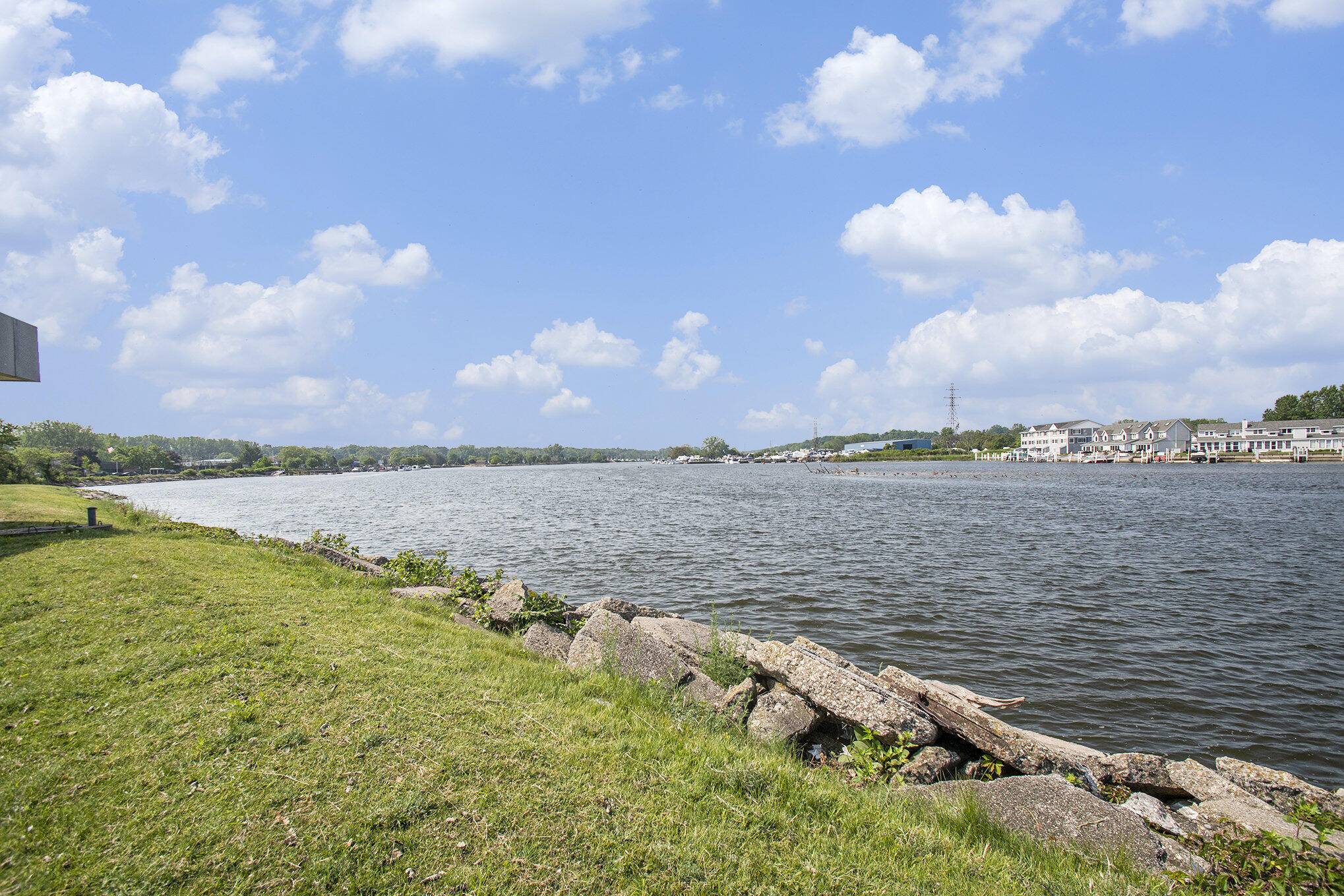 400 Riverview DR, Benton Harbor City, MI 49022