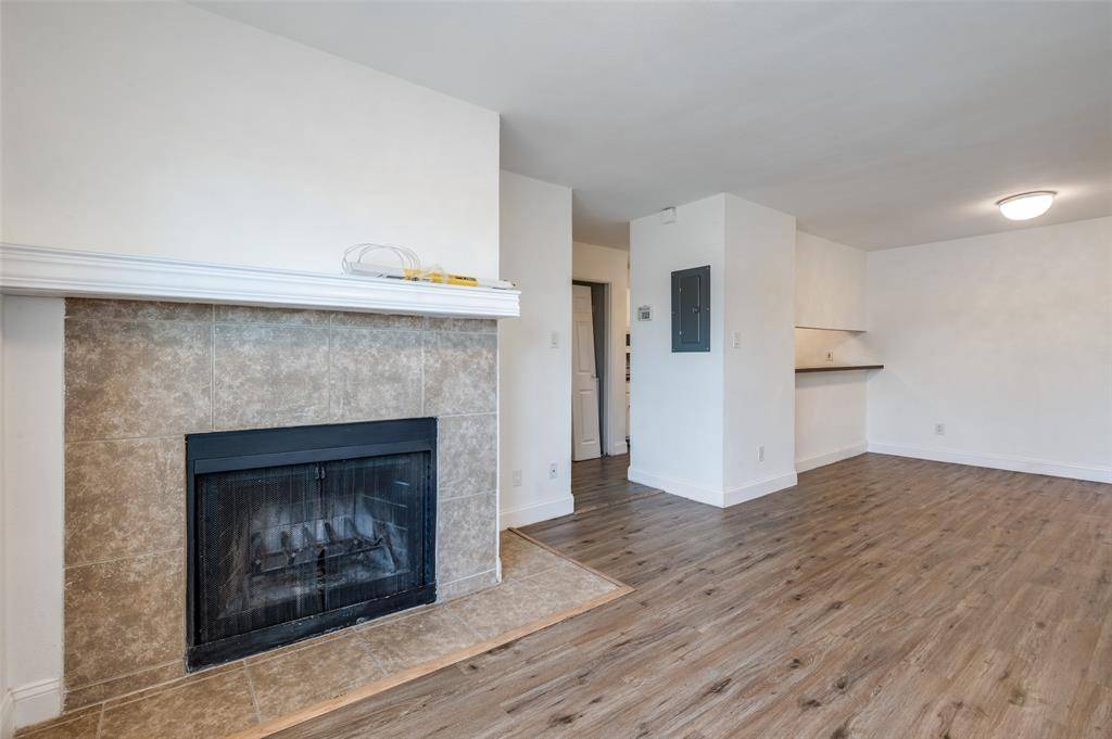 2200 E Trinity Mills Road #206, Carrollton, TX 75006