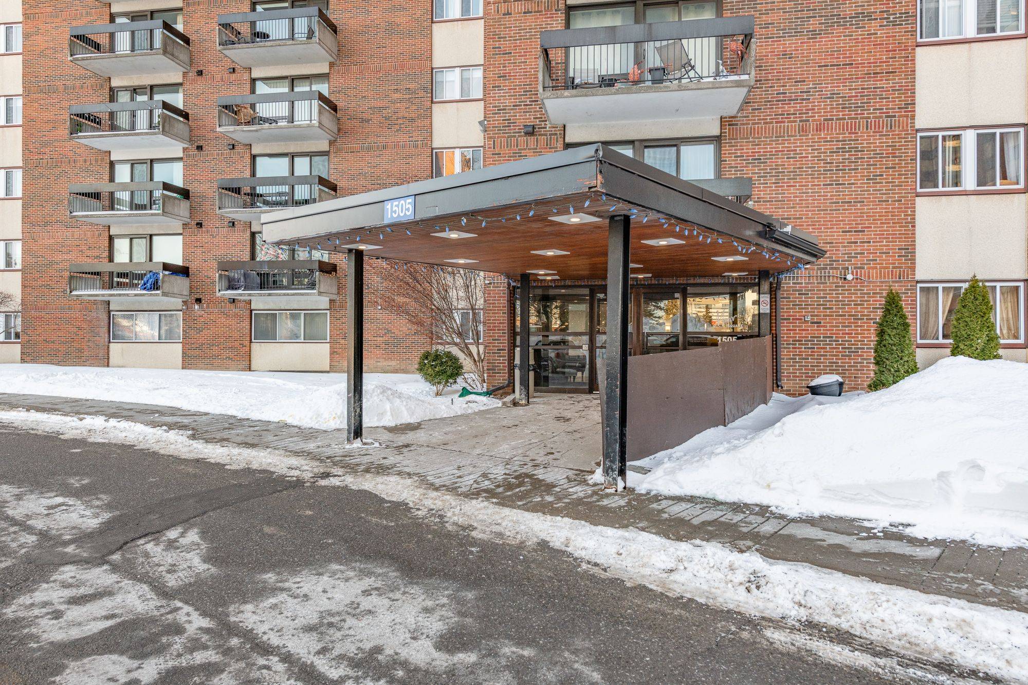 1505 Baseline RD #214, Belair Park - Copeland Park And Area, ON K2C 3L4