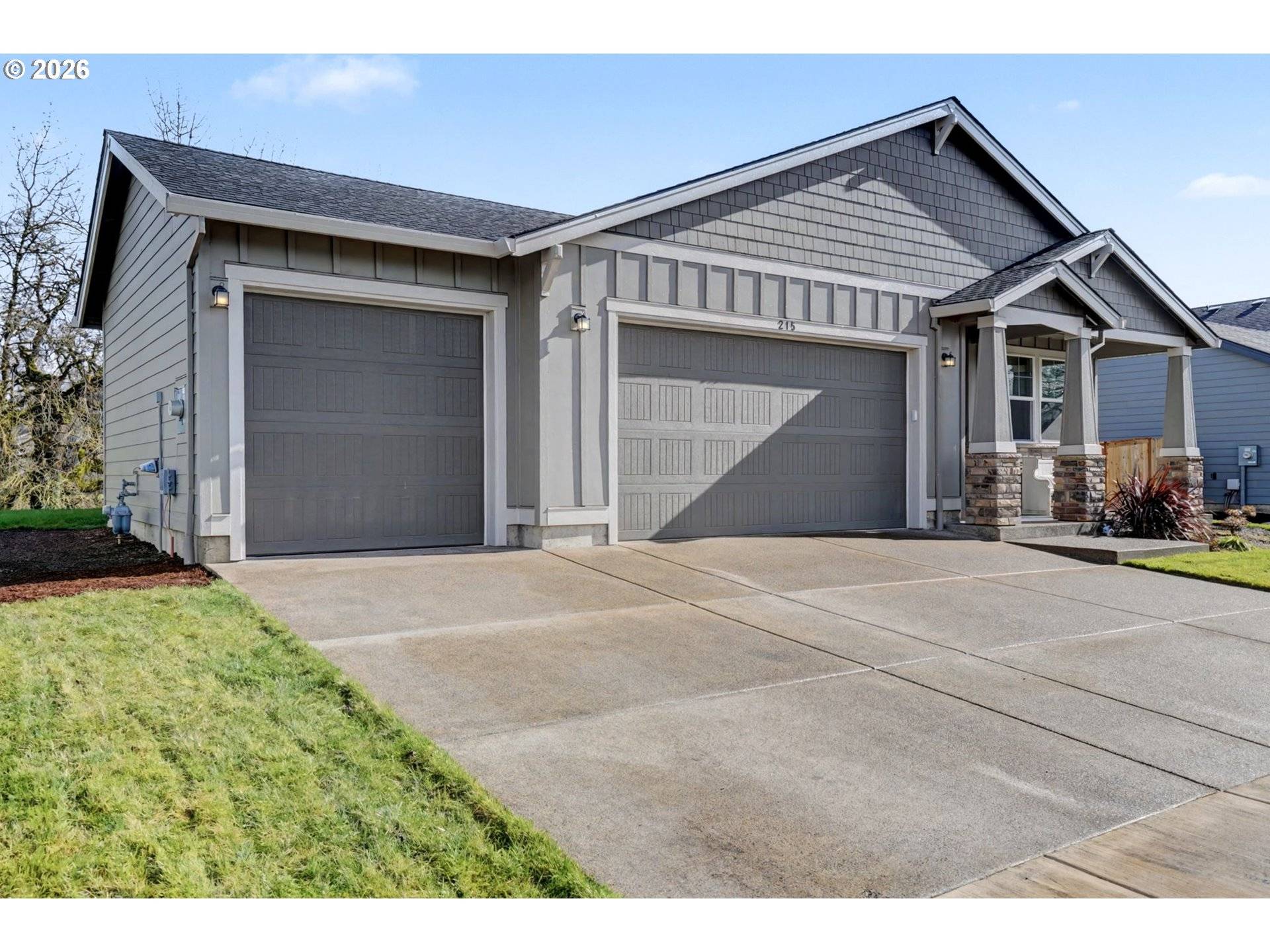 215 WALNUT ST, Mt Angel, OR 97362