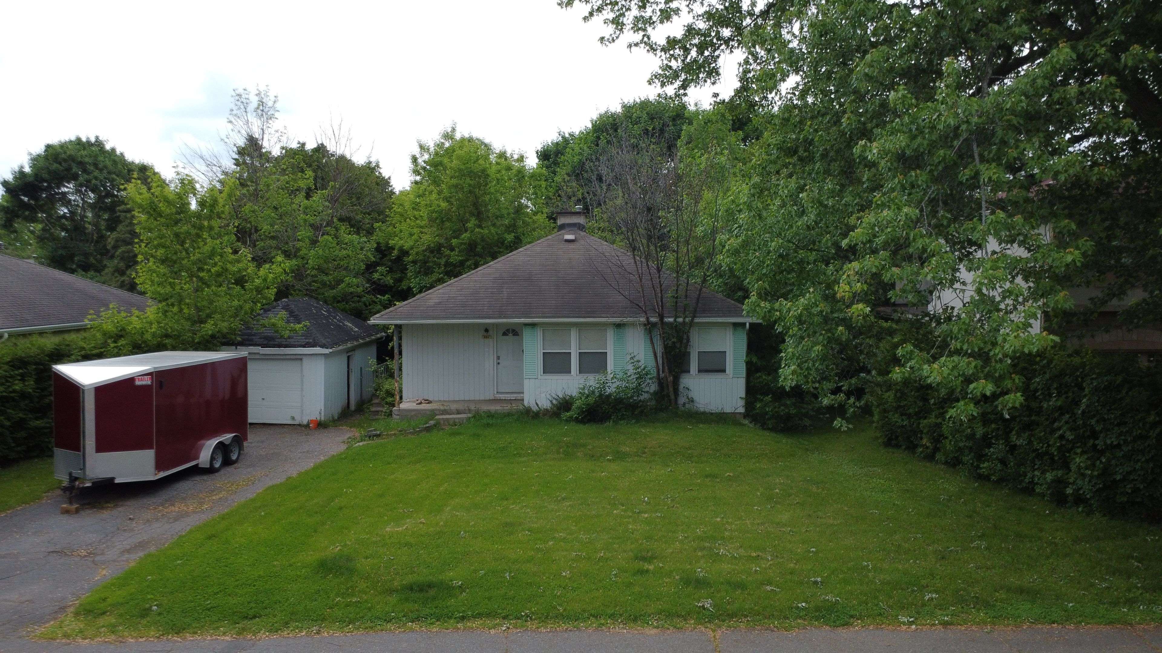 868 Mountainview AVE, Britannia Heights - Queensway Terrace N And Area, ON K2B 5G2